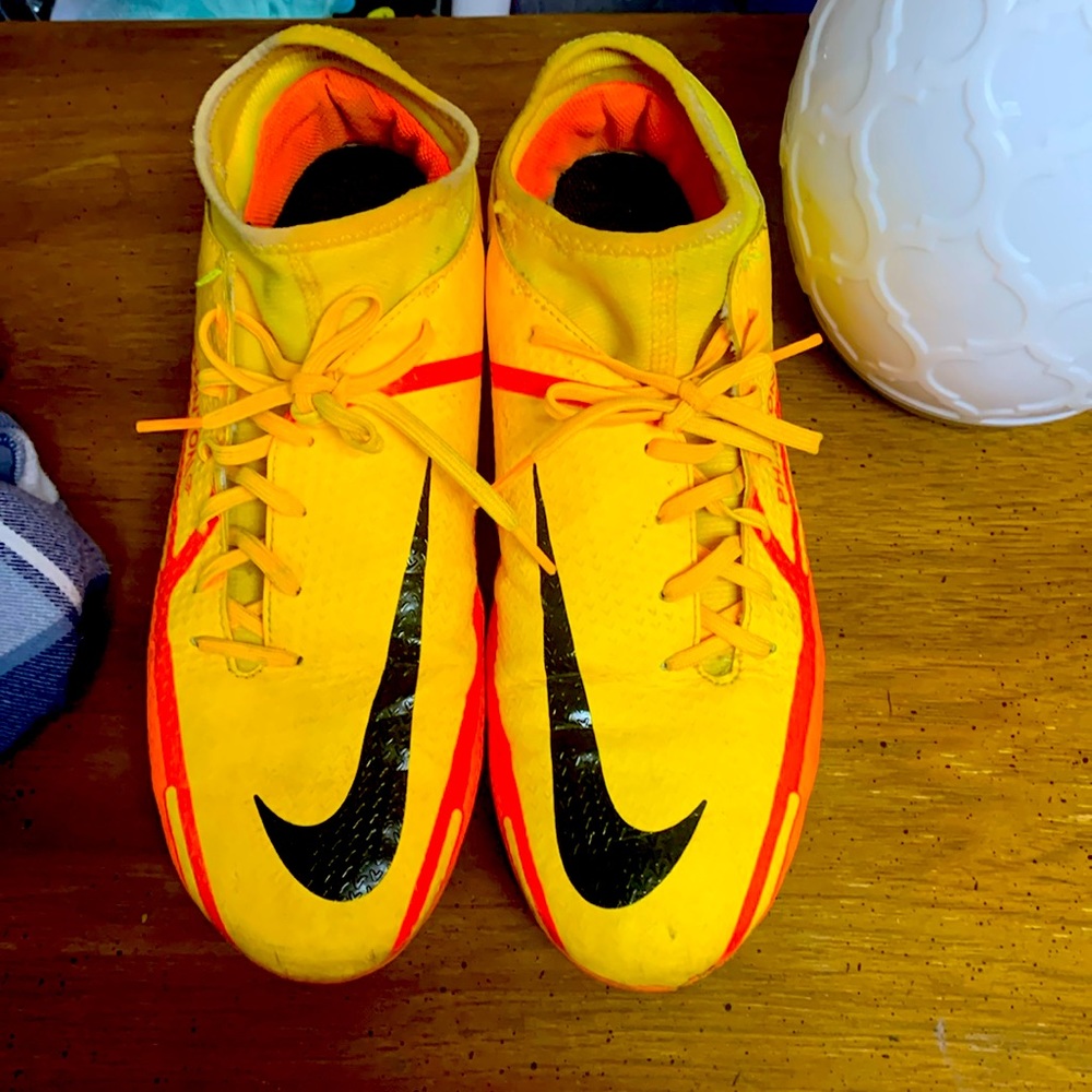 soccer cleats size 8 women’s